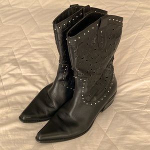 ☃️3 for $30☃️ Laser Cut Boots